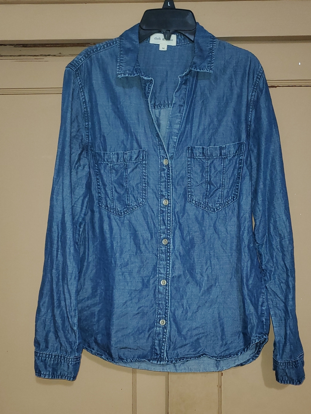 Cloth & Stone Women's Blue Denim Button-Up Shirt